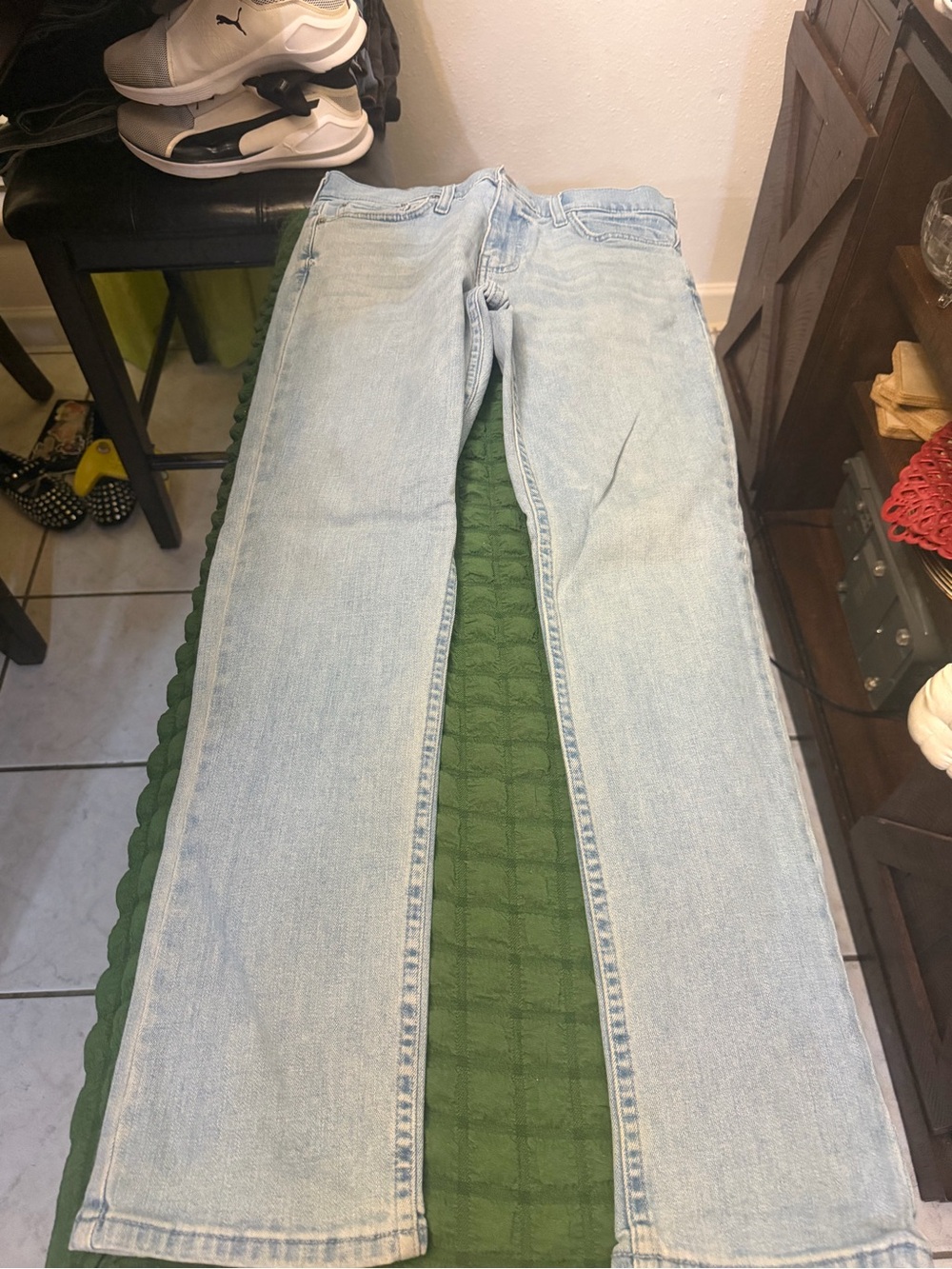 Hollister Light Wash Straight Jeans - Pale Blue Denim